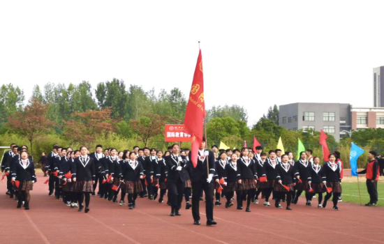 第十二届校运动会开幕式顺利召开