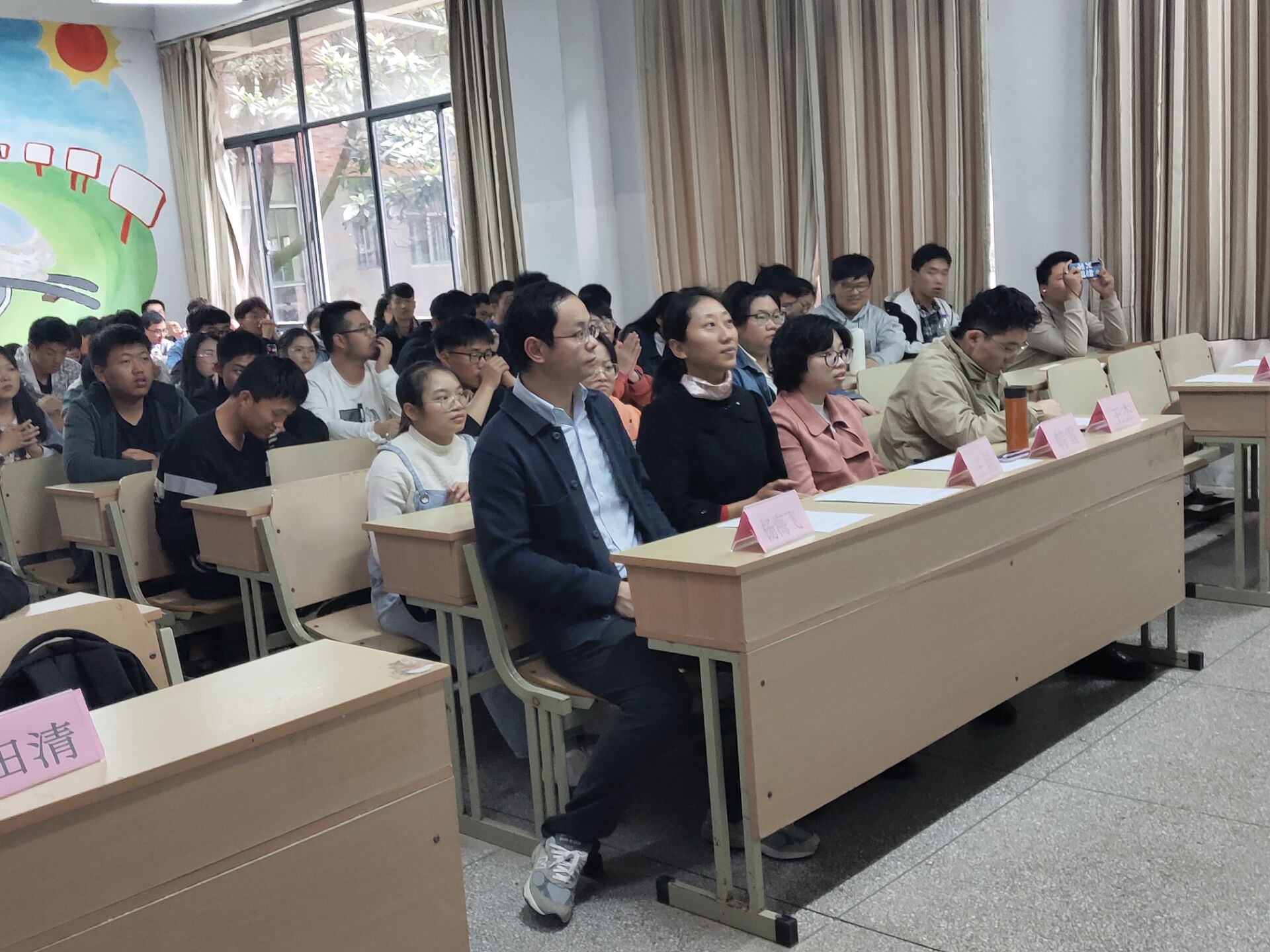 <strong>太阳集团tyc4633土木工程学院举办交通科技大赛讲座</strong>