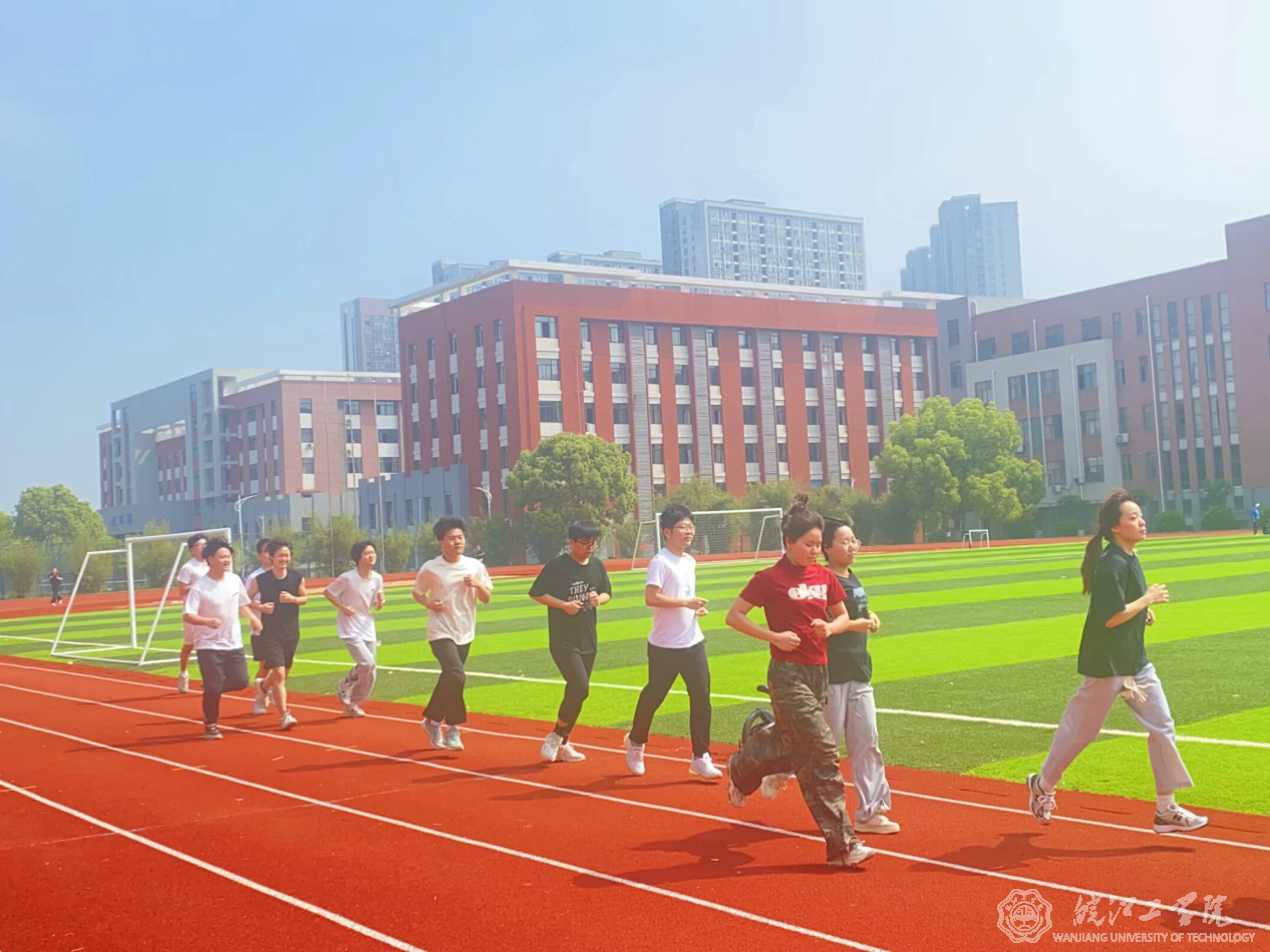 太阳集团tyc4633成功举办第一届体质达标运动会
