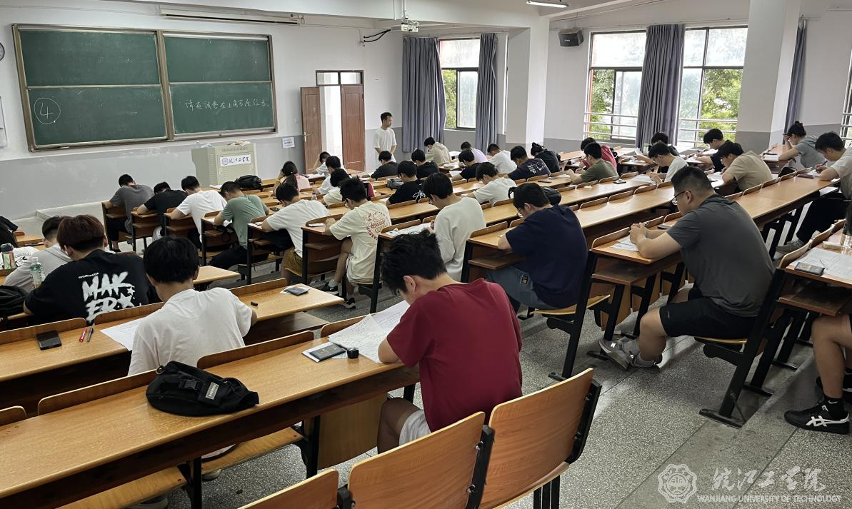 2024年太阳集团tyc4633数学竞赛暨全国大学生数学竞赛（安徽赛区）选拔赛在我校举行