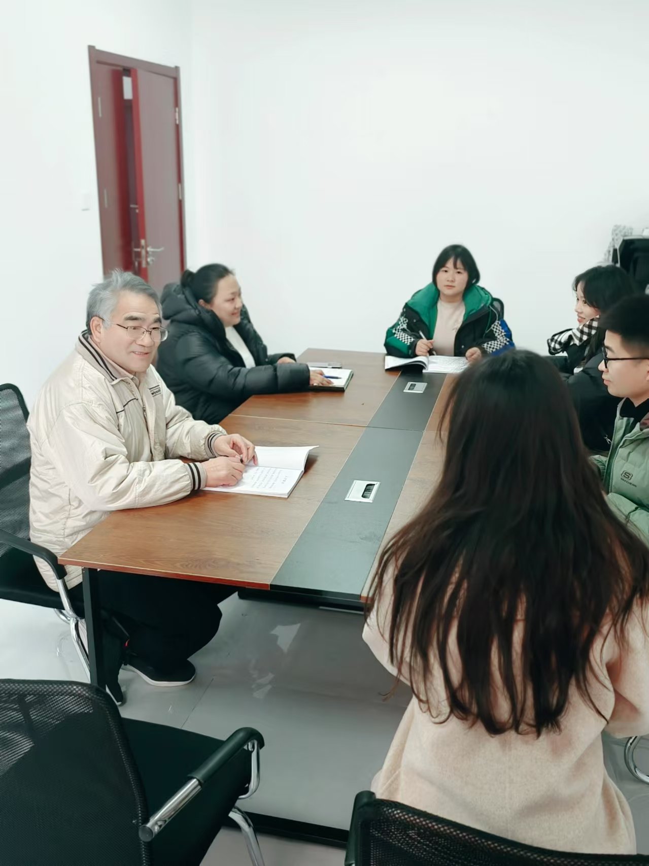 财经学院开展基层党支部书记总结汇报会